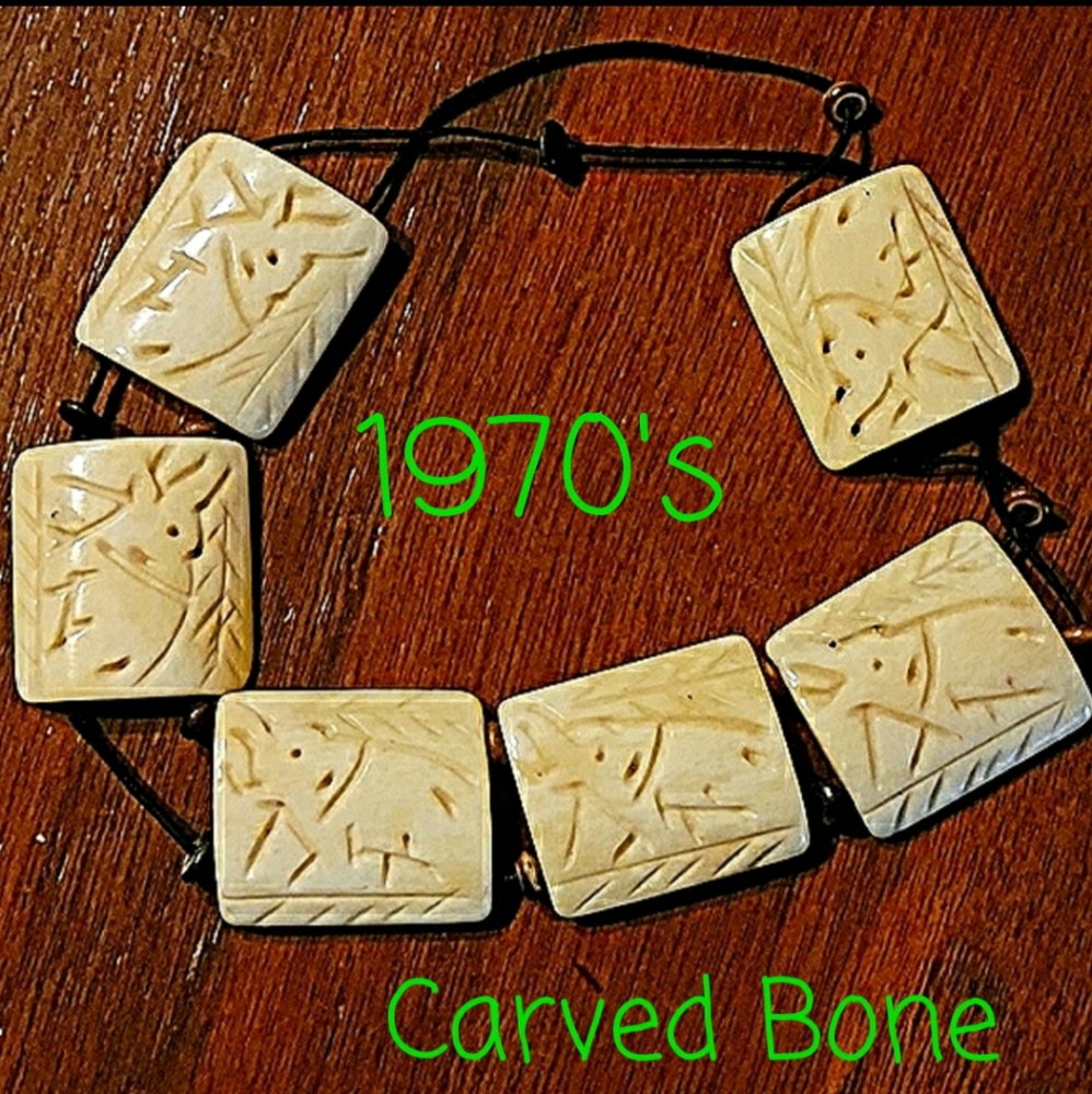 🔴 Carved Bone Bracelet - Picture 1 of 12